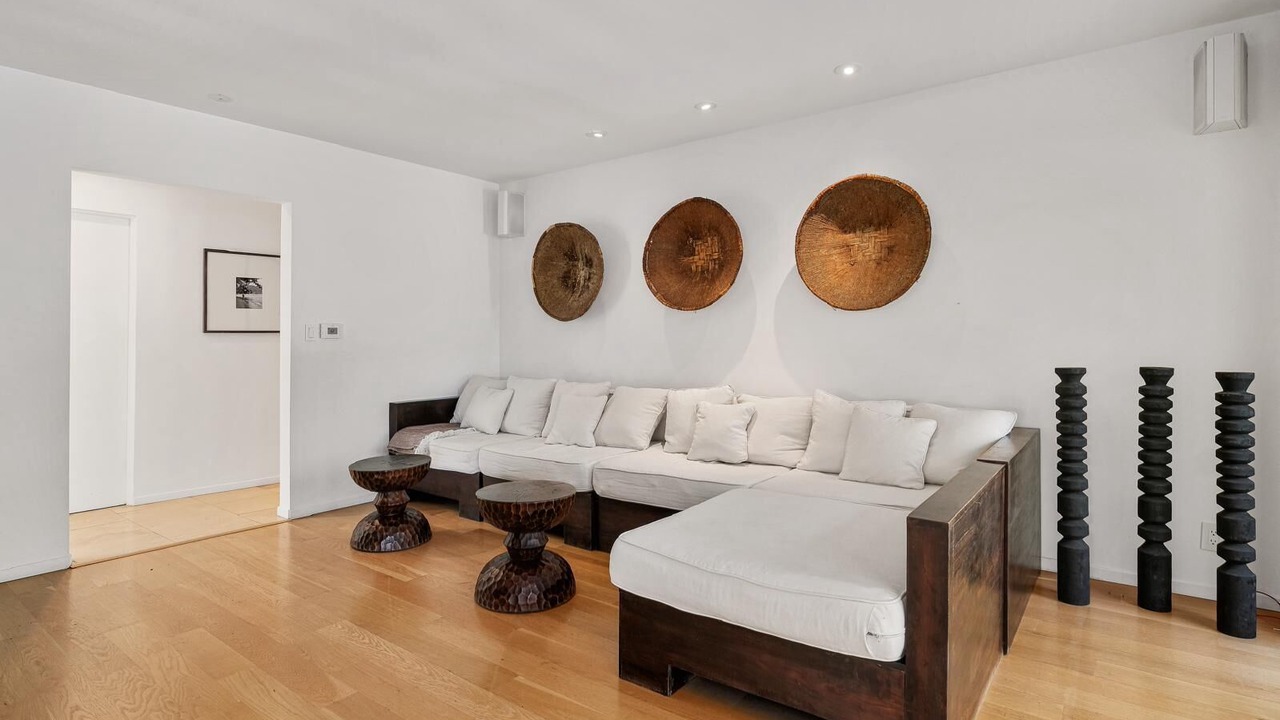 Photo of Livingroom in Beverly Hills