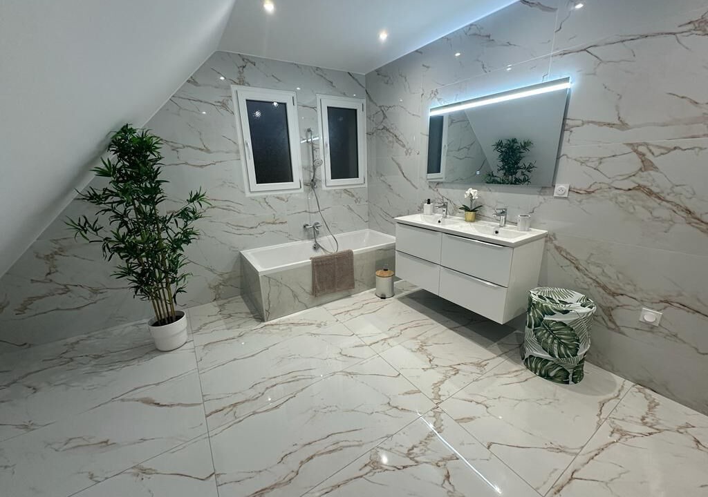 Photo of Bathroom in Ruffey-les-Echirey