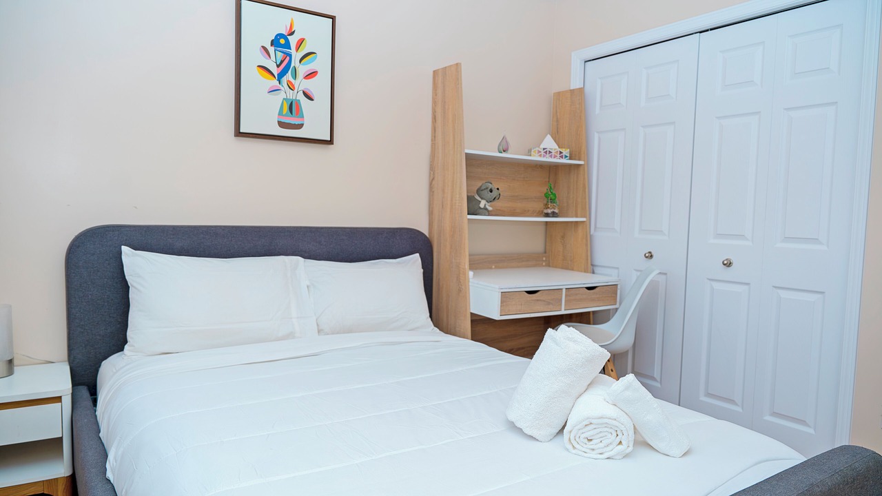 Photo of Bedroom in Amherstview