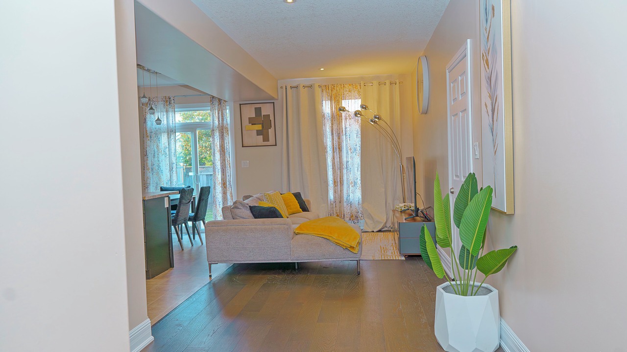 Photo of Livingroom in Amherstview