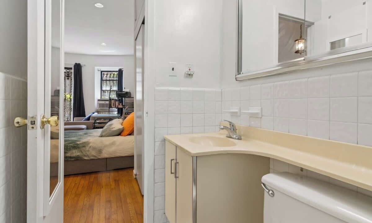 Photo of Bathroom in Central Park West