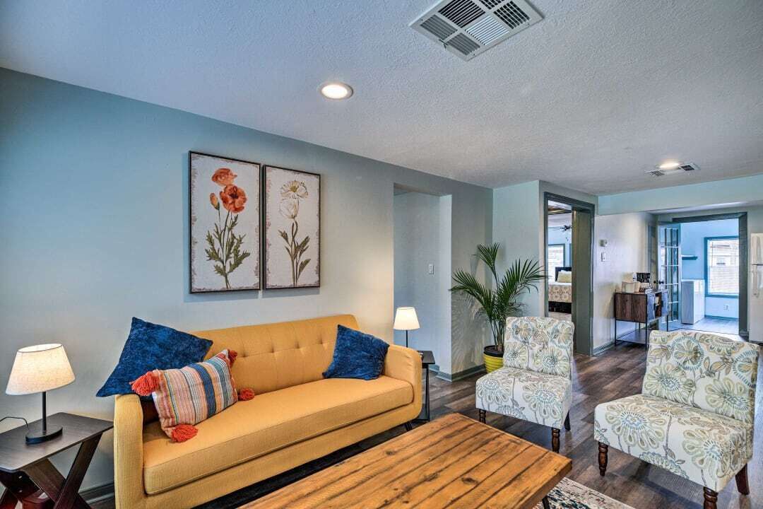 Photo of Livingroom in Shady Acres