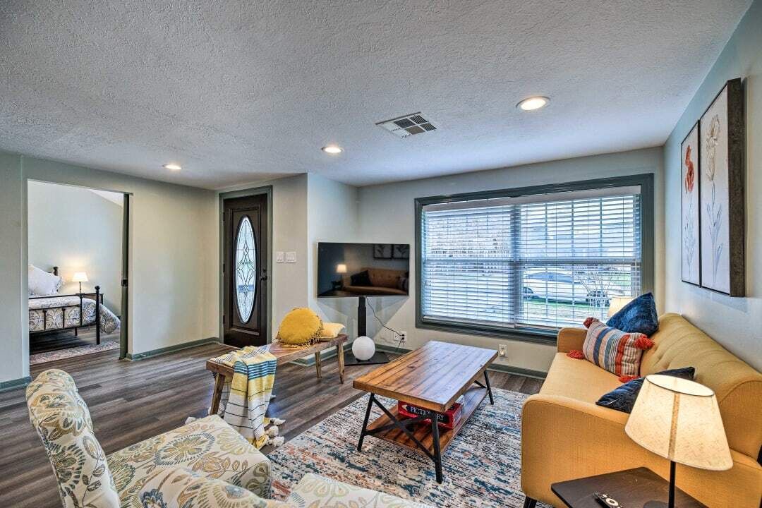Photo of Livingroom in Shady Acres