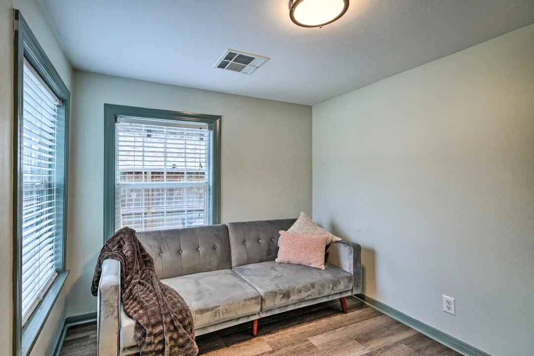 Photo of Livingroom in Shady Acres