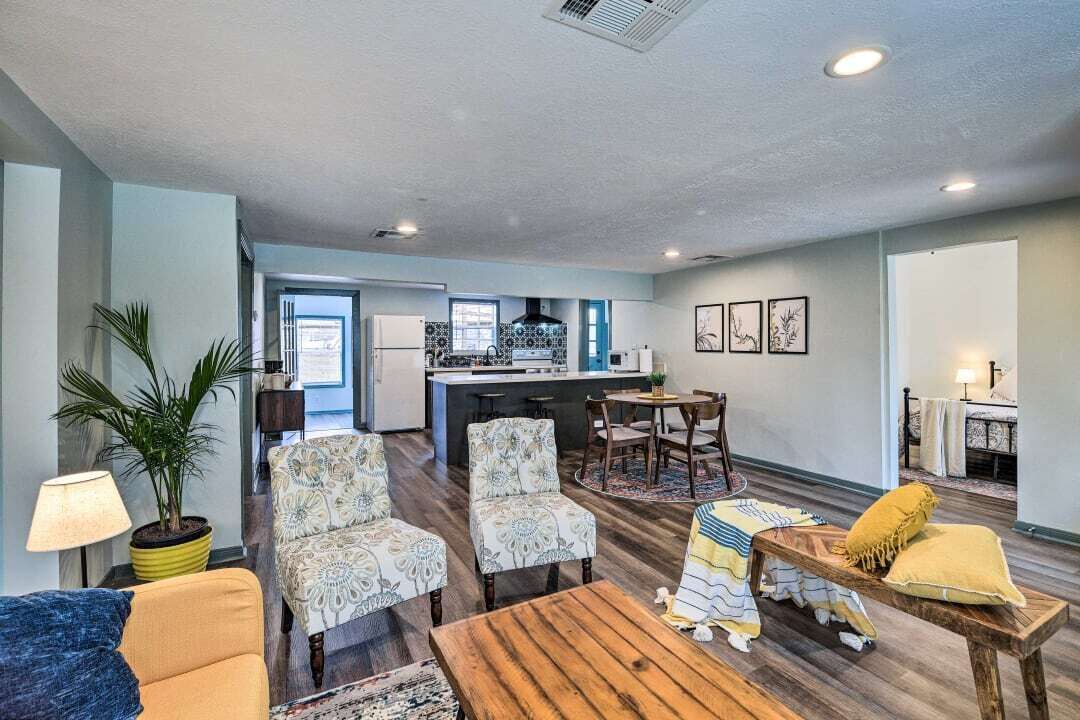 Photo of Livingroom in Shady Acres