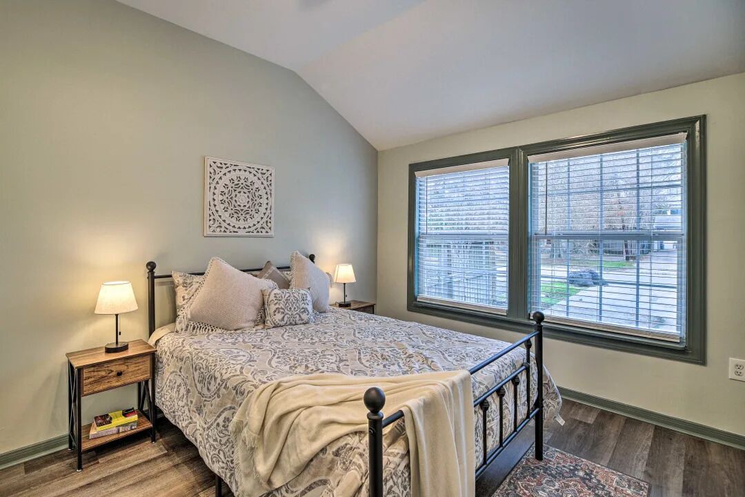 Photo of Bedroom in Shady Acres