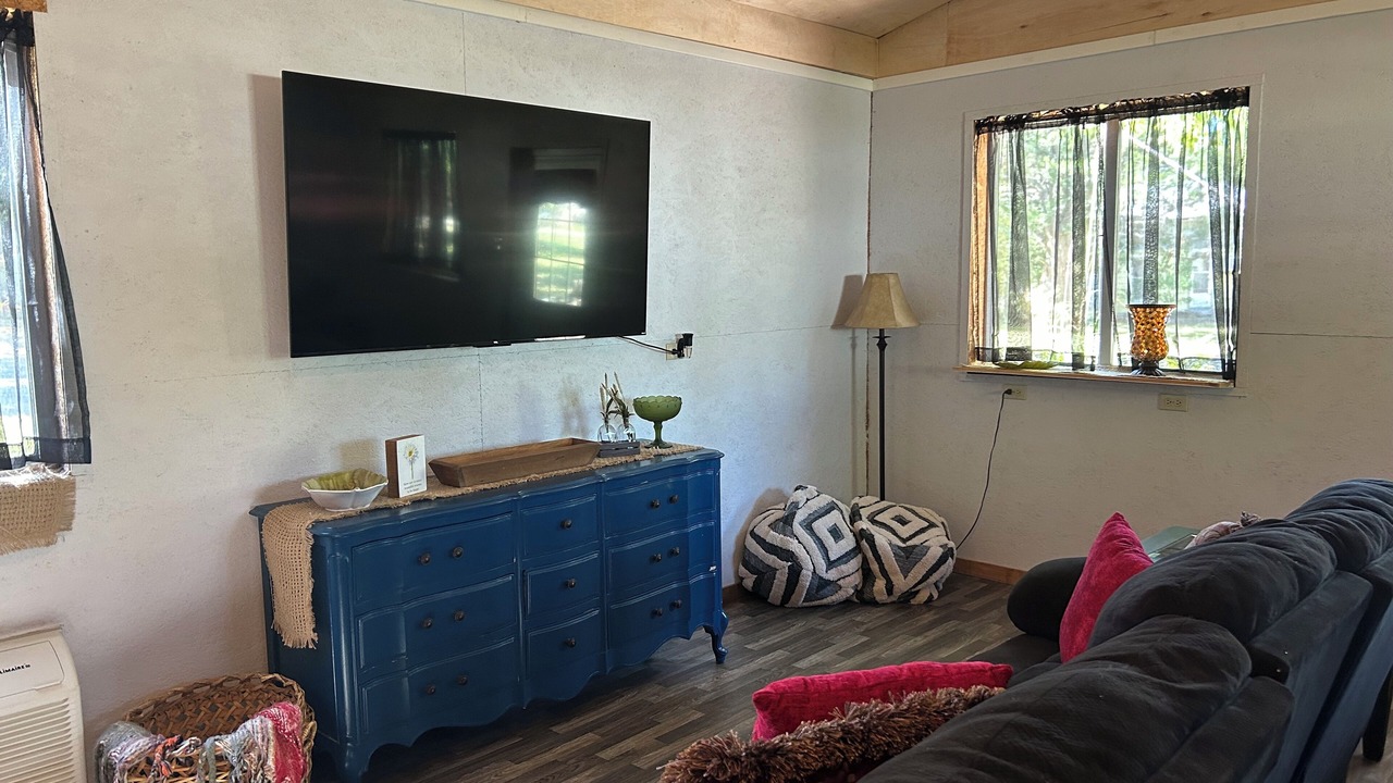 Photo of Livingroom in Dexter