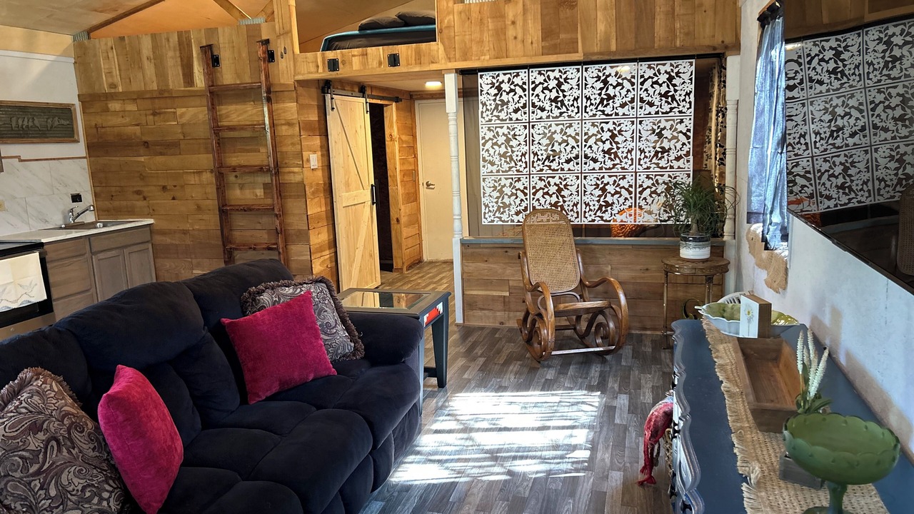 Photo of Livingroom in Dexter