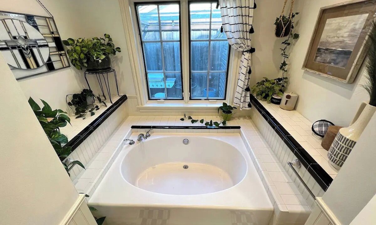 Photo of Bathroom in Central Oklahoma City
