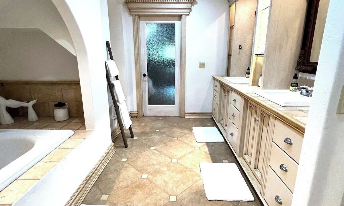 Photo of Bathroom in Central Oklahoma City