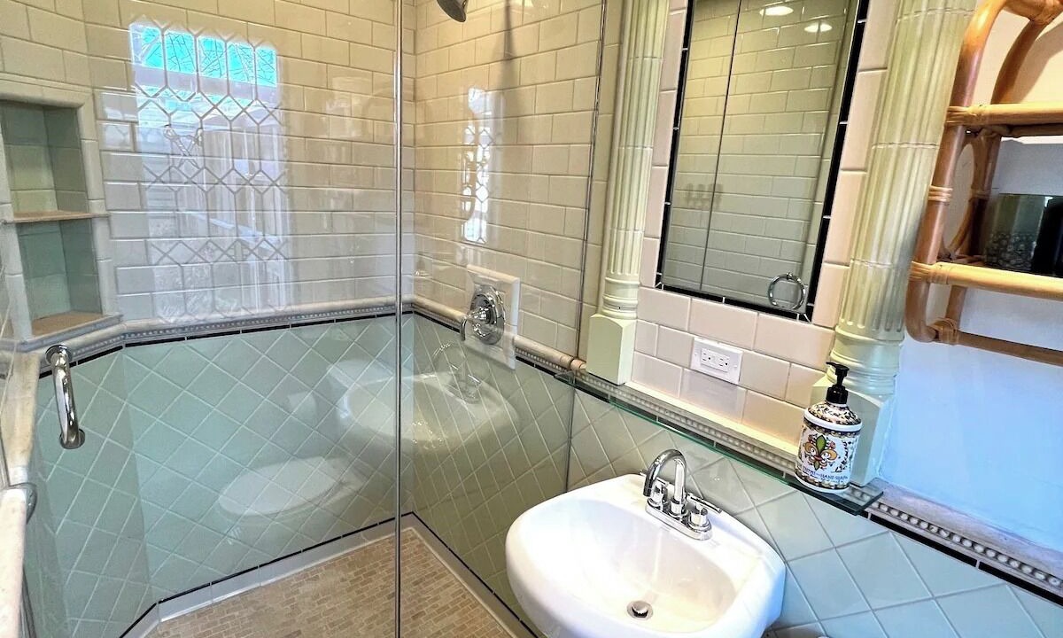 Photo of Bathroom in Central Oklahoma City
