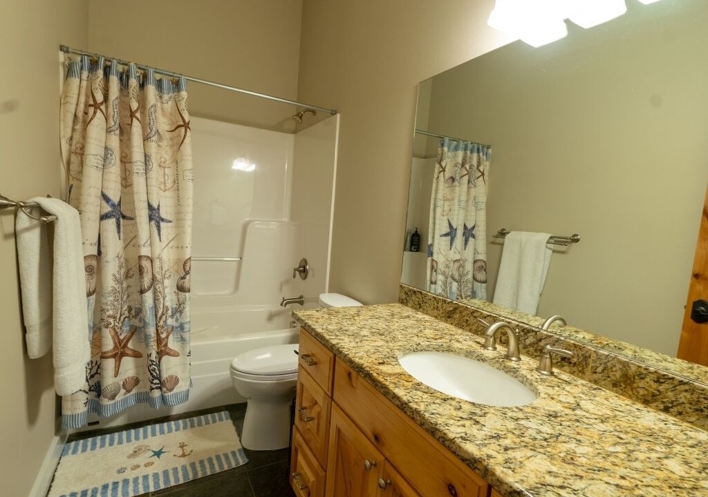 Photo of Bathroom in Gleneden Beach