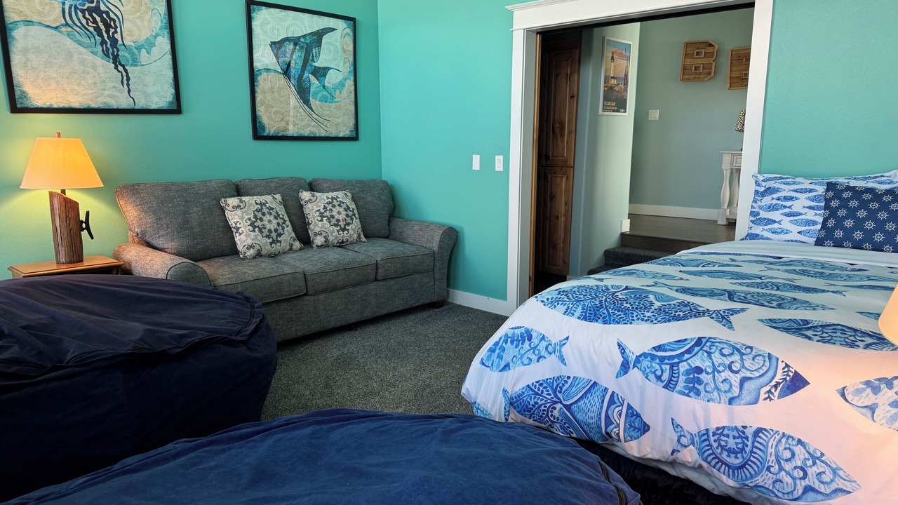 Photo of Bedroom in Gleneden Beach