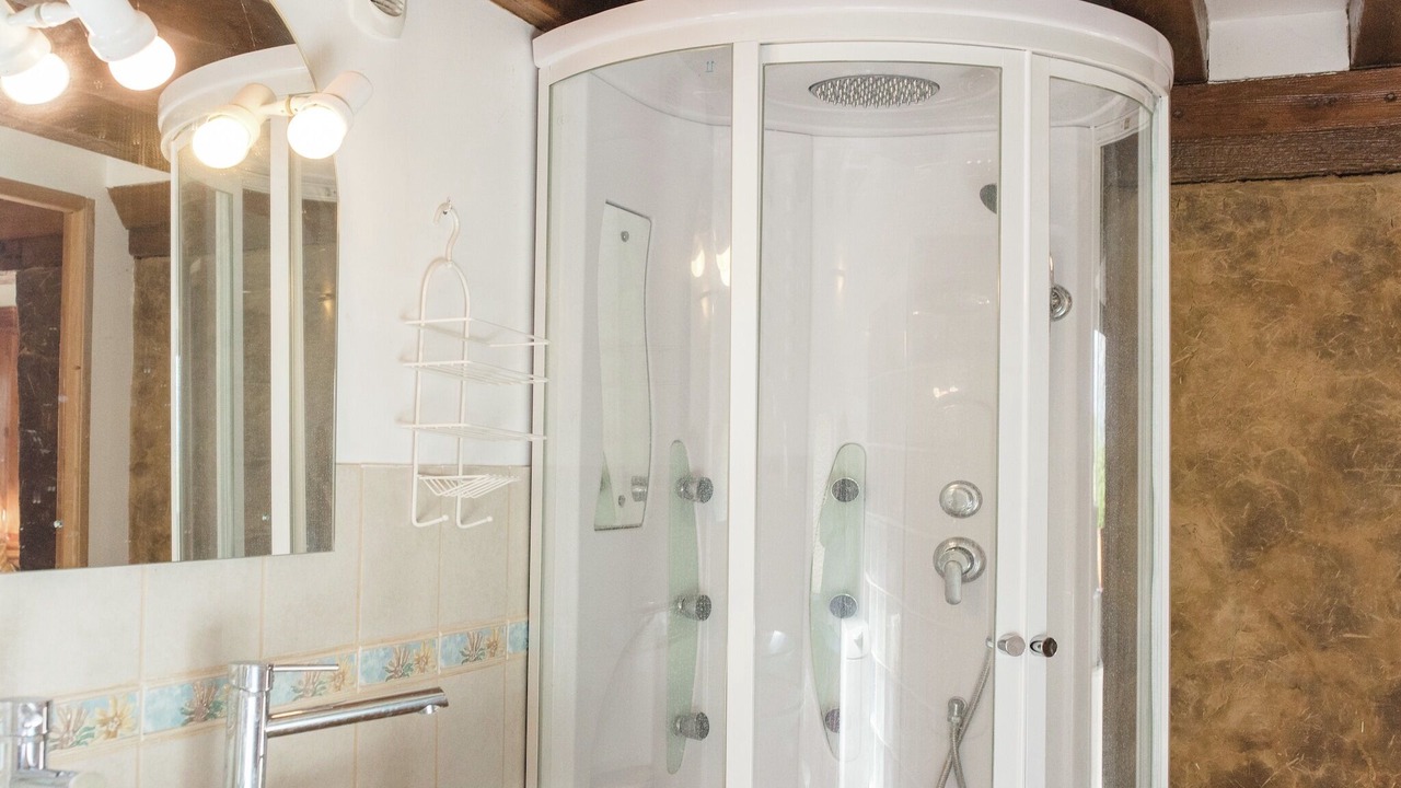 Photo of Bathroom in Courtonne-les-Deux-Eglises