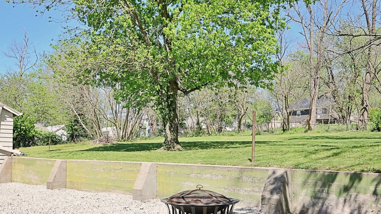Photo of Outdoor in Ava