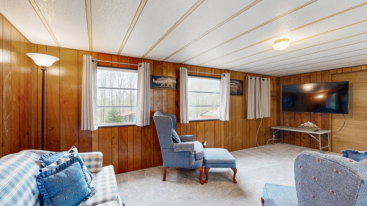 Photo of Livingroom in Bridgewater Corners