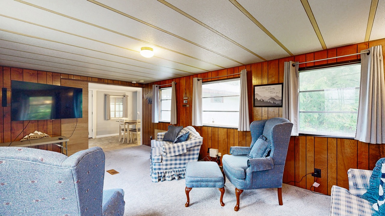 Photo of Livingroom in Bridgewater Corners