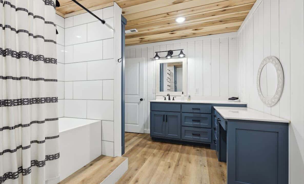 Photo of Bathroom in Lawrenceburg