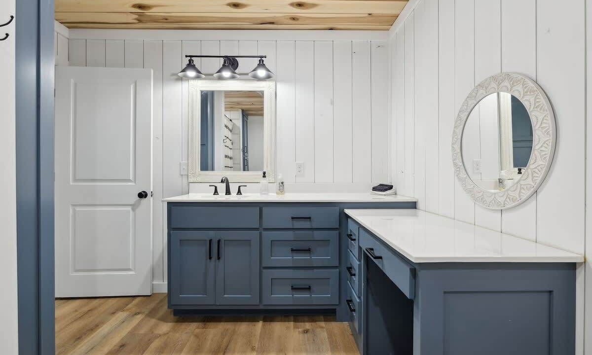 Photo of Bathroom in Lawrenceburg
