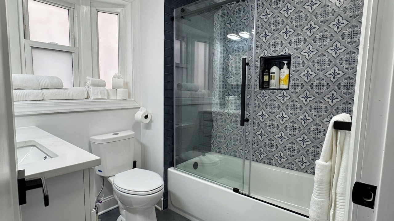 Photo of Bathroom in Woodridge