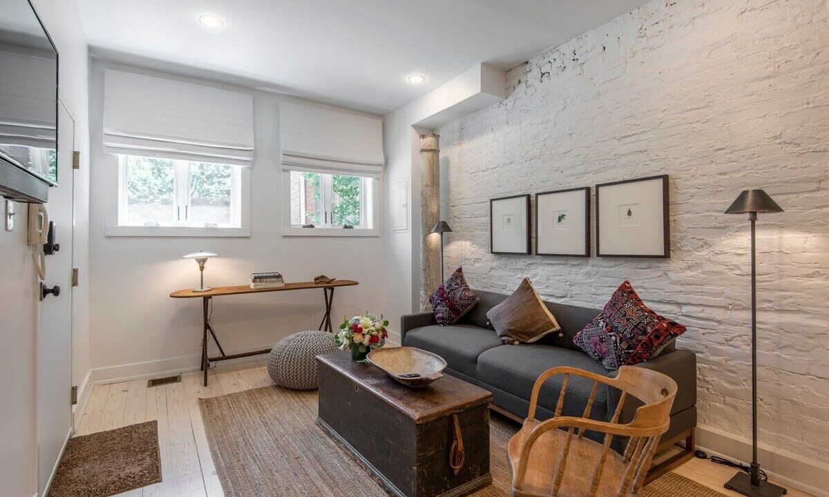 Photo of Livingroom in Center City