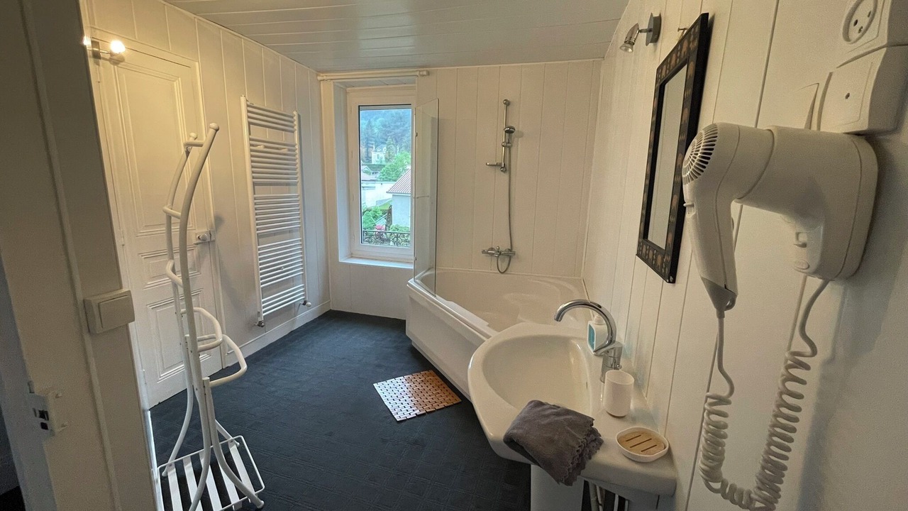 Photo of Bathroom in Bas-en-Basset