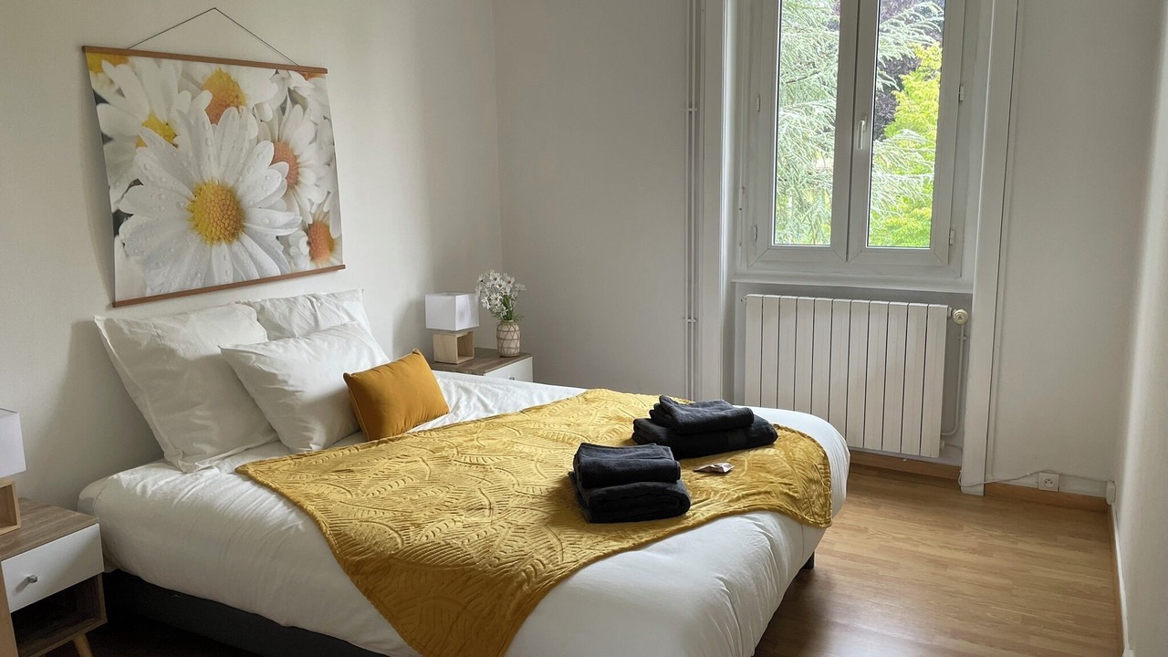Photo of Bedroom in Bas-en-Basset