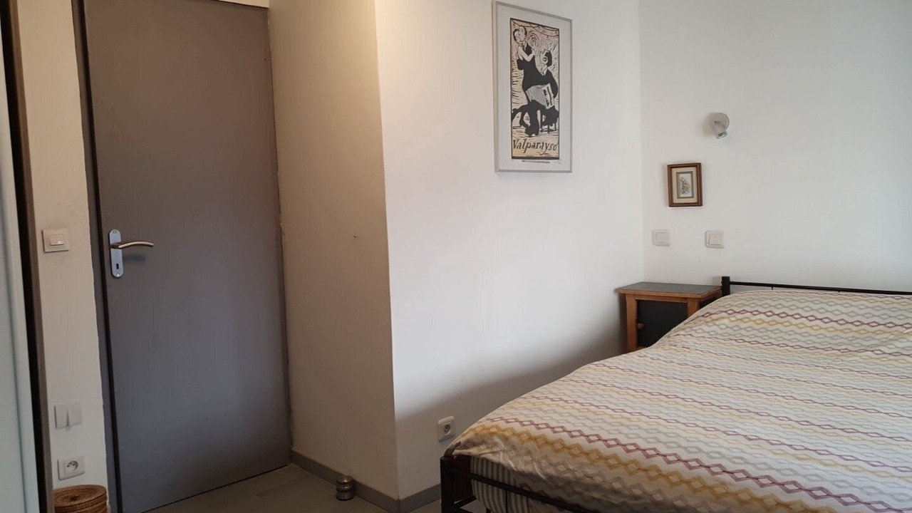 Photo of Bedroom in Jouques