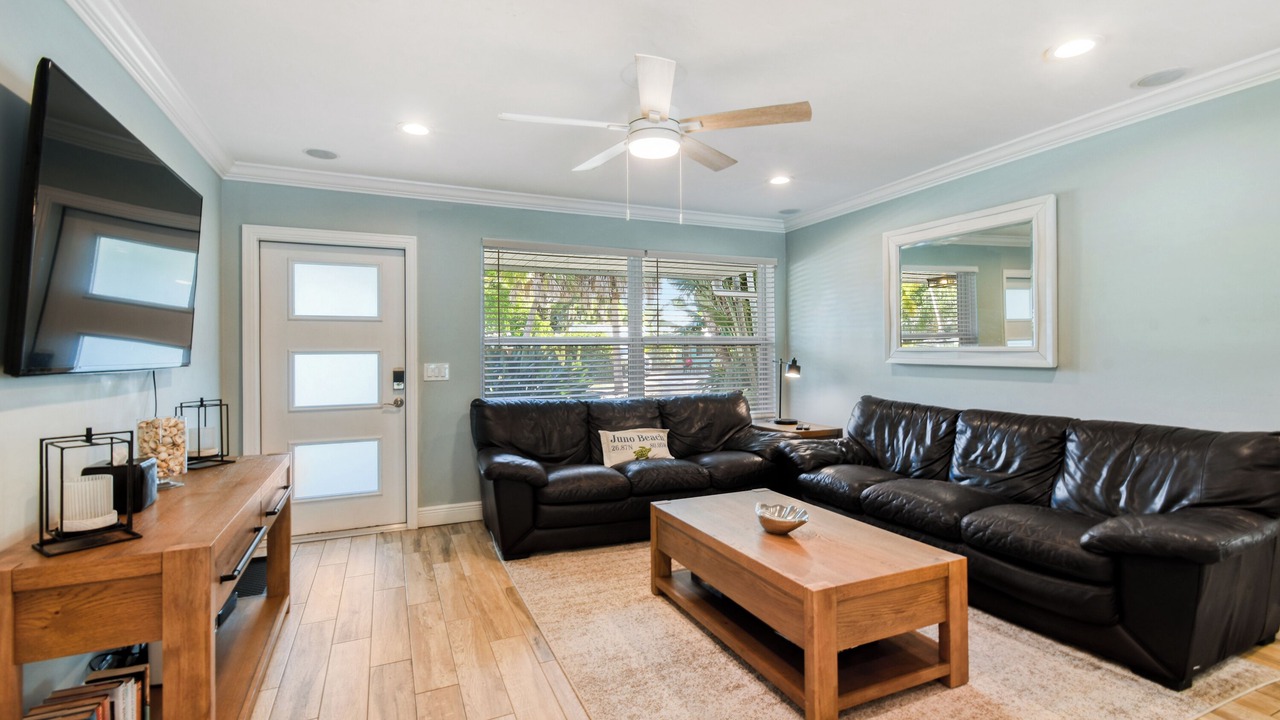 Photo of Livingroom in Tequesta