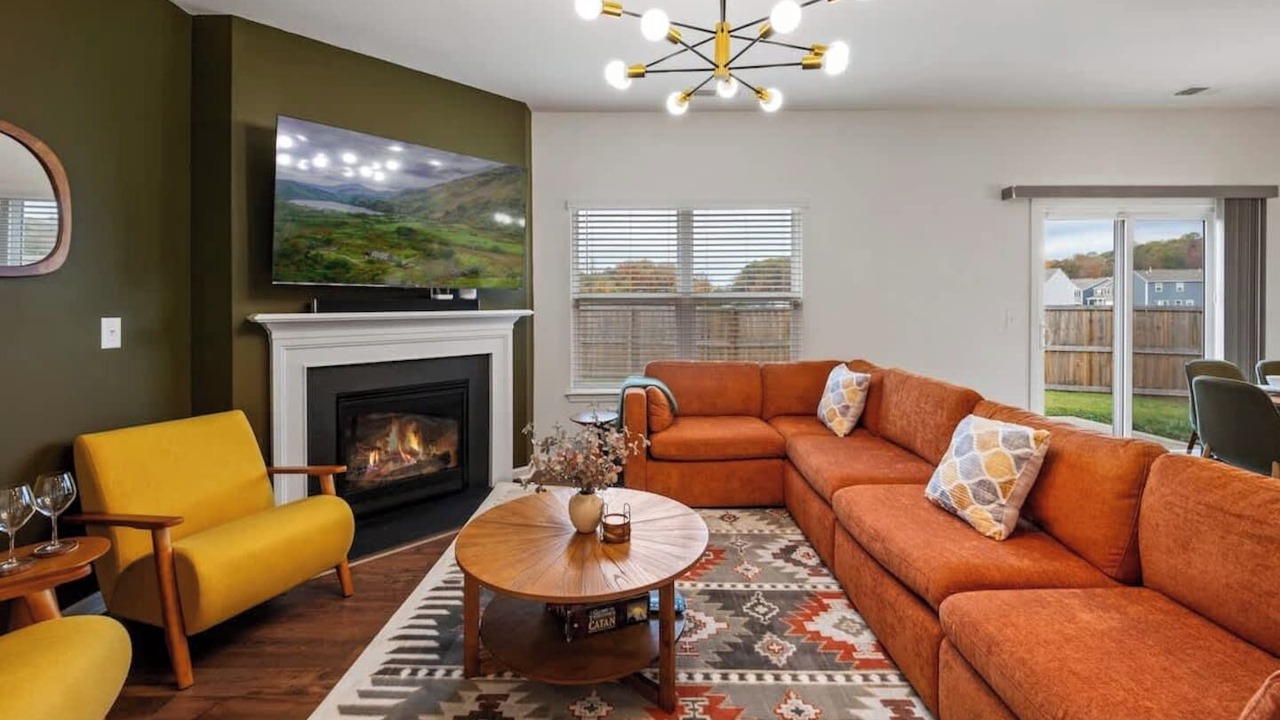 Photo of Livingroom in Ashley Oaks