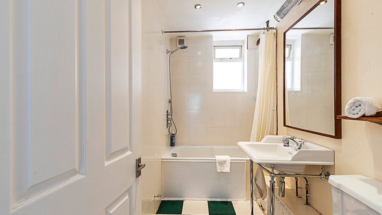 Photo of Bathroom in Stroud Green