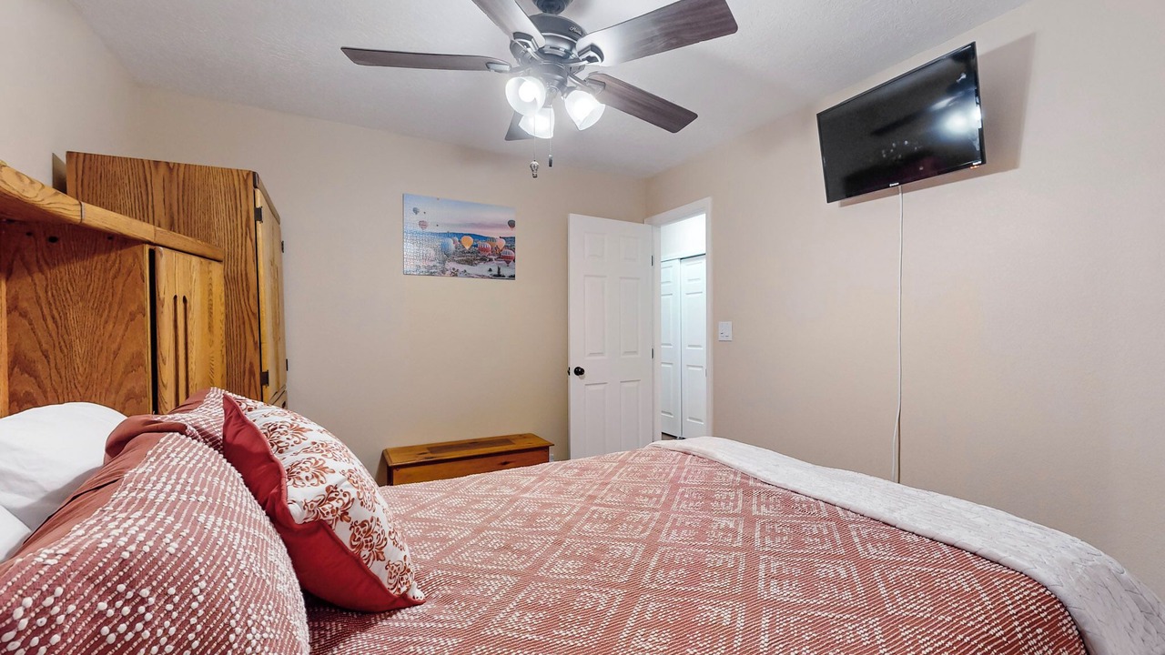 Photo of Bedroom in Jade Park