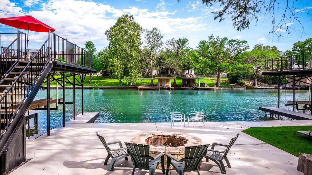Photo of Others in Seguin