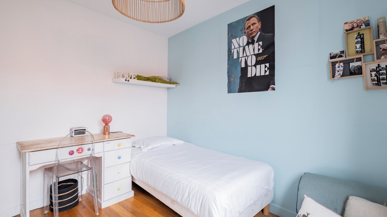Photo of Bedroom in Republique–Point-du-Jour