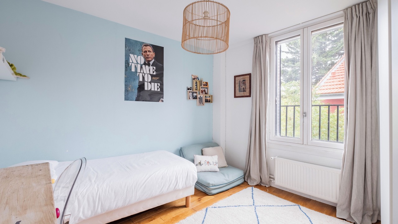 Photo of Bedroom in Republique–Point-du-Jour