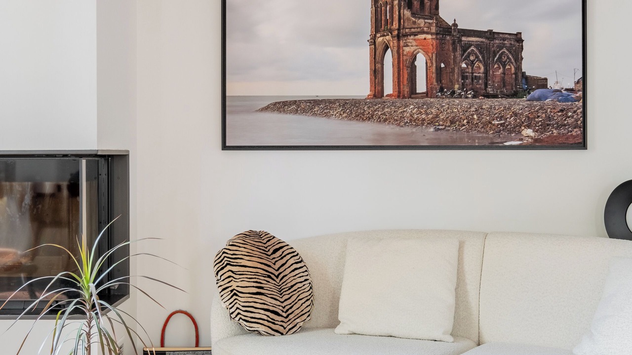 Photo of Livingroom in Republique–Point-du-Jour