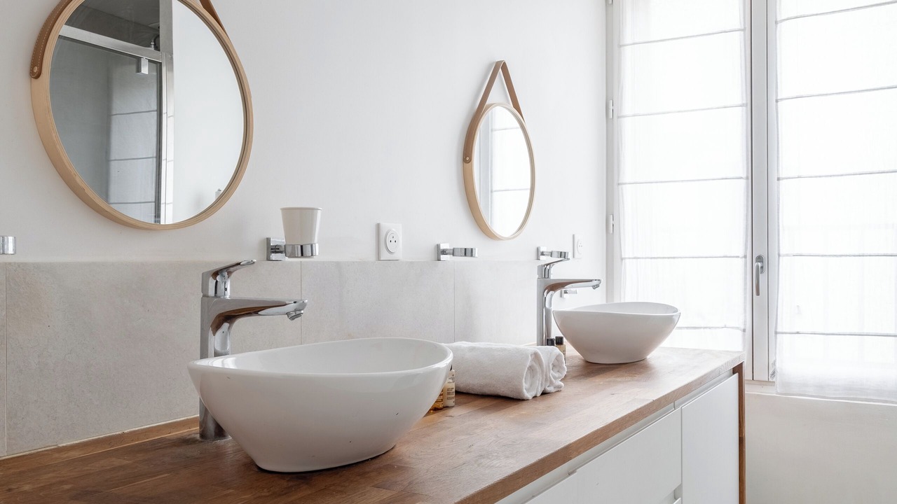 Photo of Bathroom in Republique–Point-du-Jour