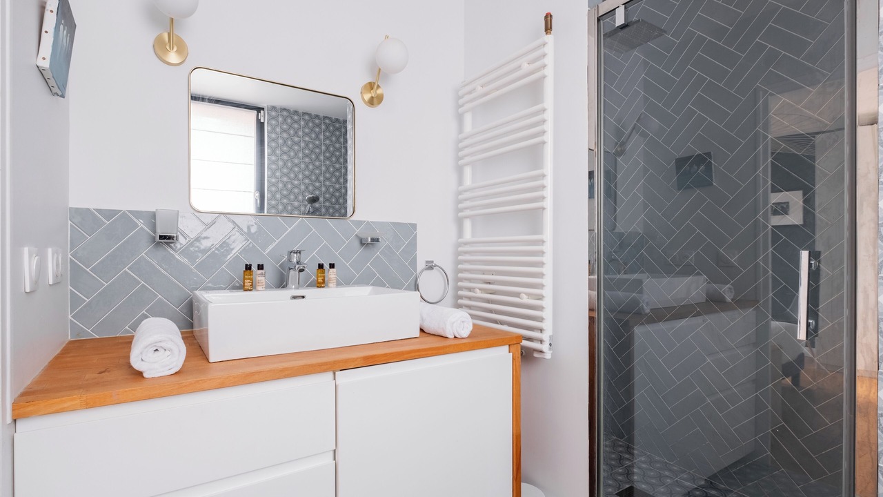 Photo of Bathroom in Republique–Point-du-Jour