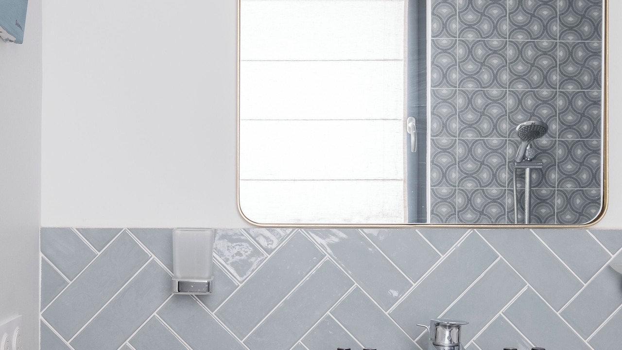 Photo of Bathroom in Republique–Point-du-Jour