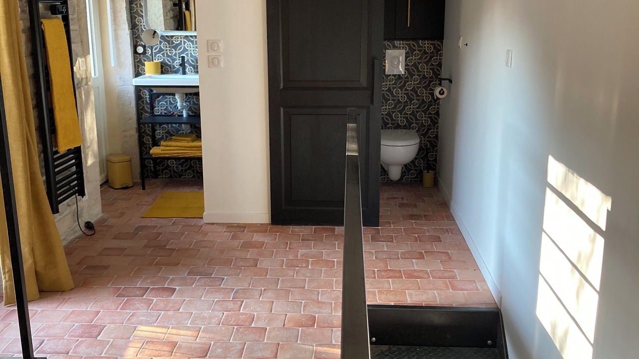 Photo of Bathroom in LIsle-sur-Serein