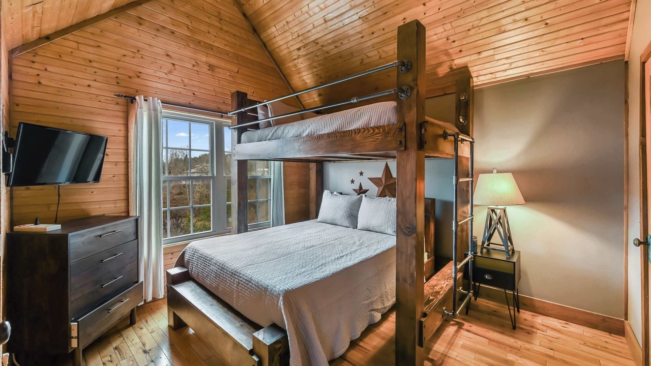 Photo of Bedroom in Dandridge