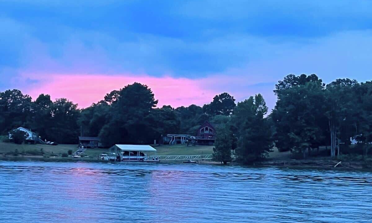 Photo of Others in Dandridge