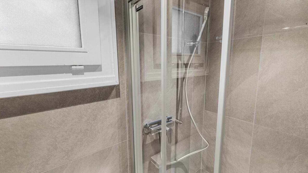 Photo of Bathroom in Vex