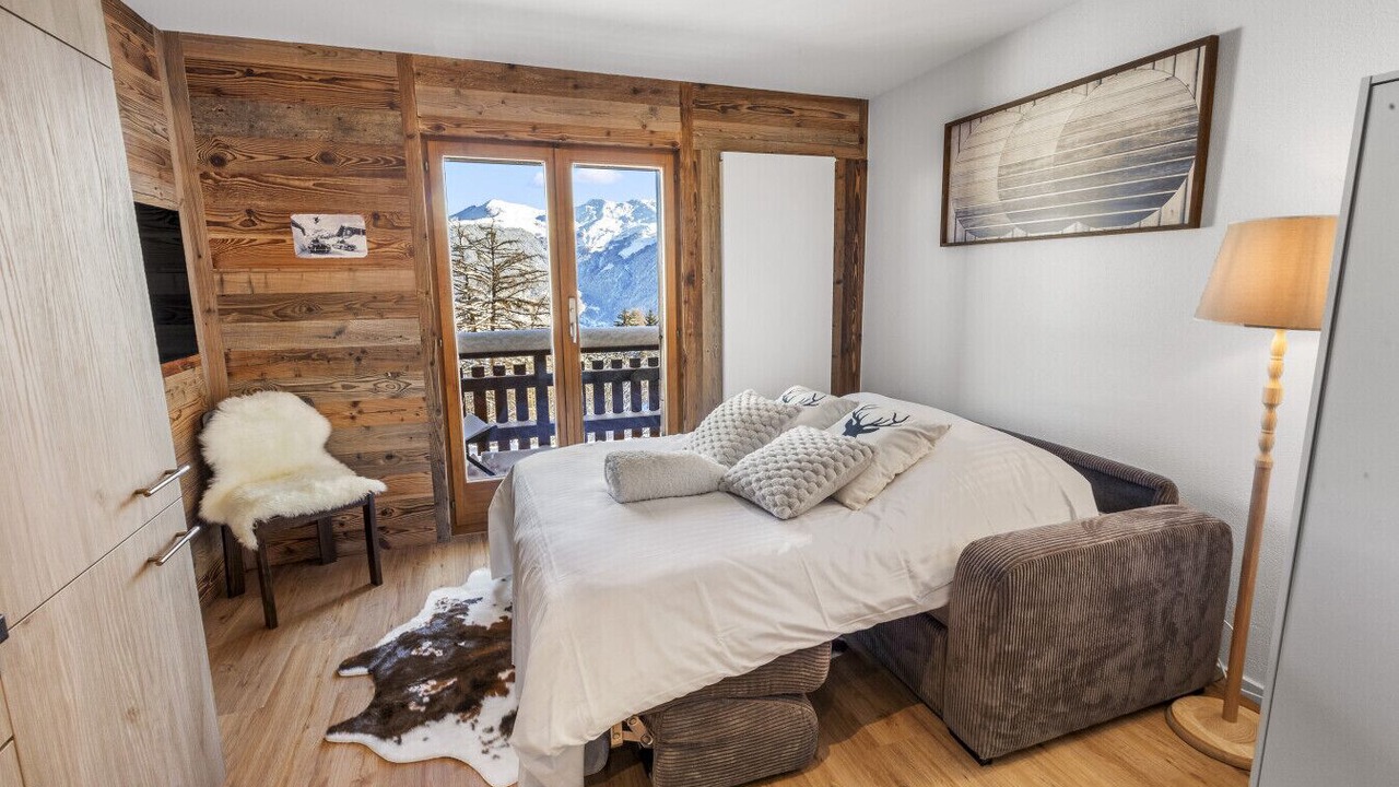Photo of Bedroom in Vex