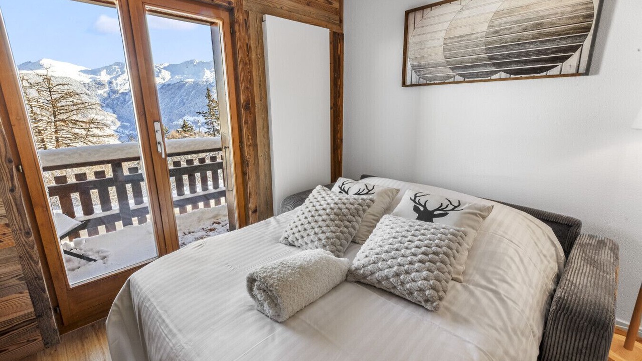 Photo of Bedroom in Vex