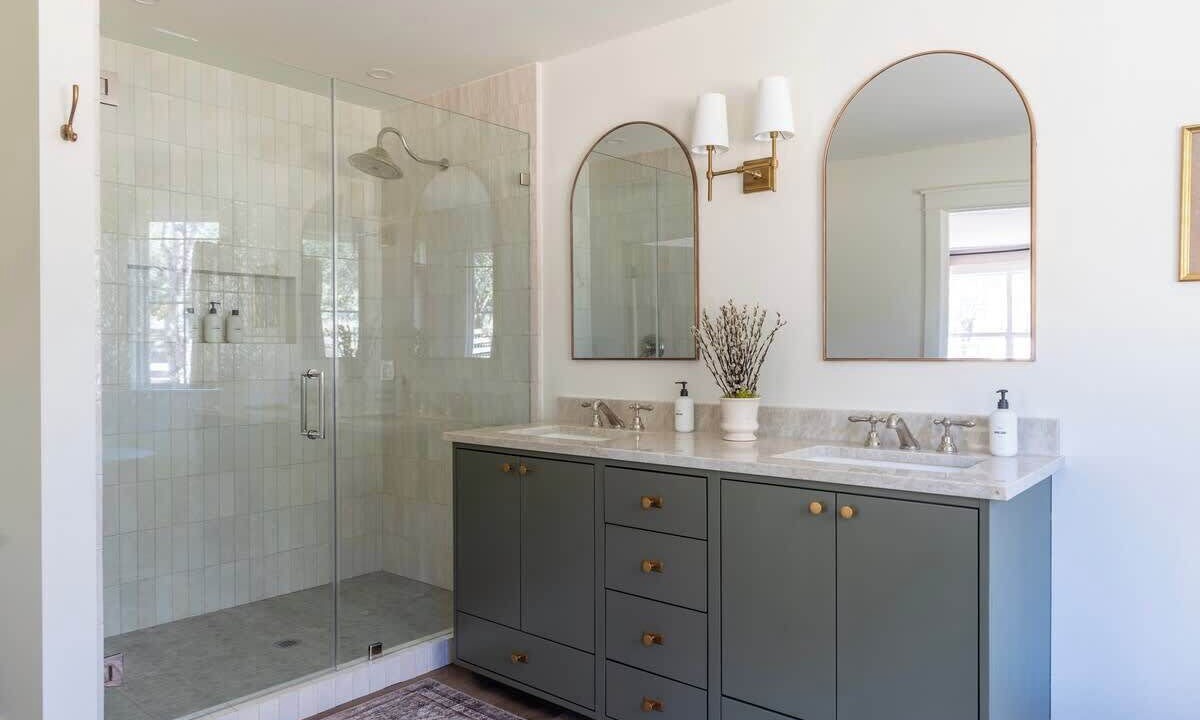 Photo of Bathroom in La Grange