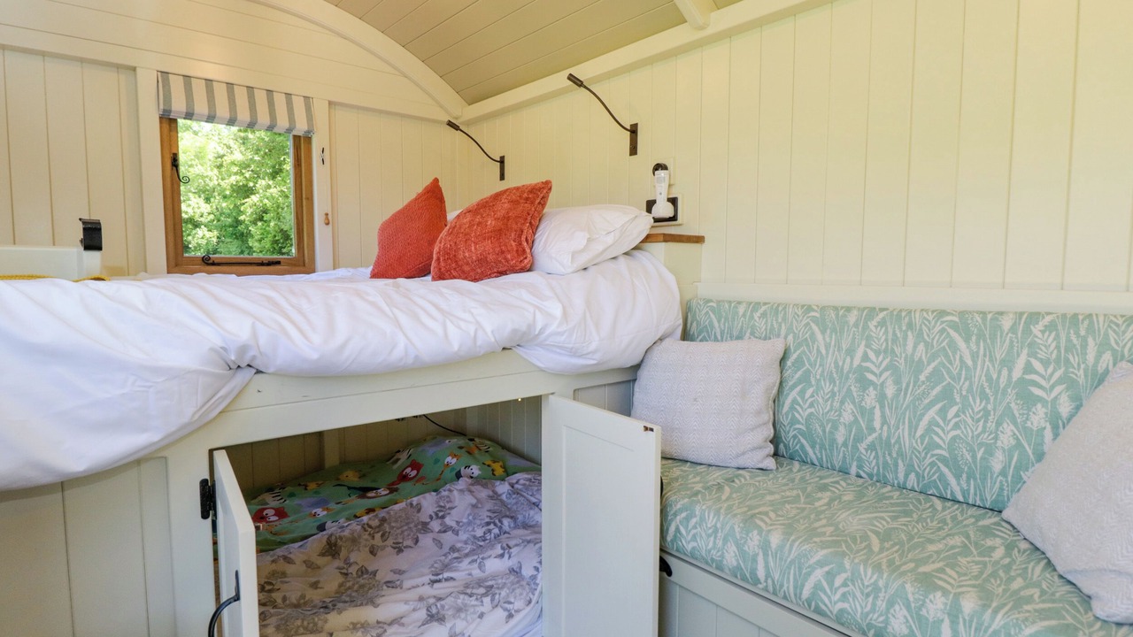 Photo of Bedroom in South Leigh