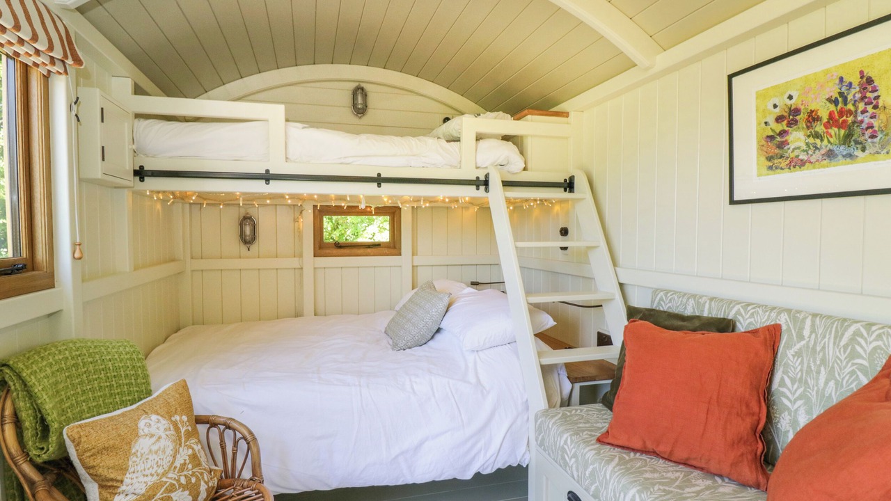 Photo of Bedroom in South Leigh