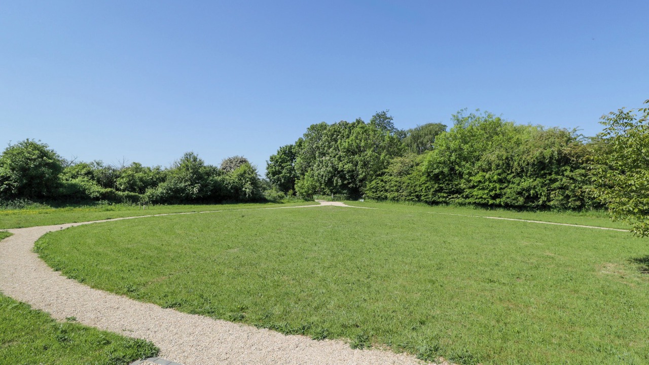 Photo of Outdoor in South Leigh