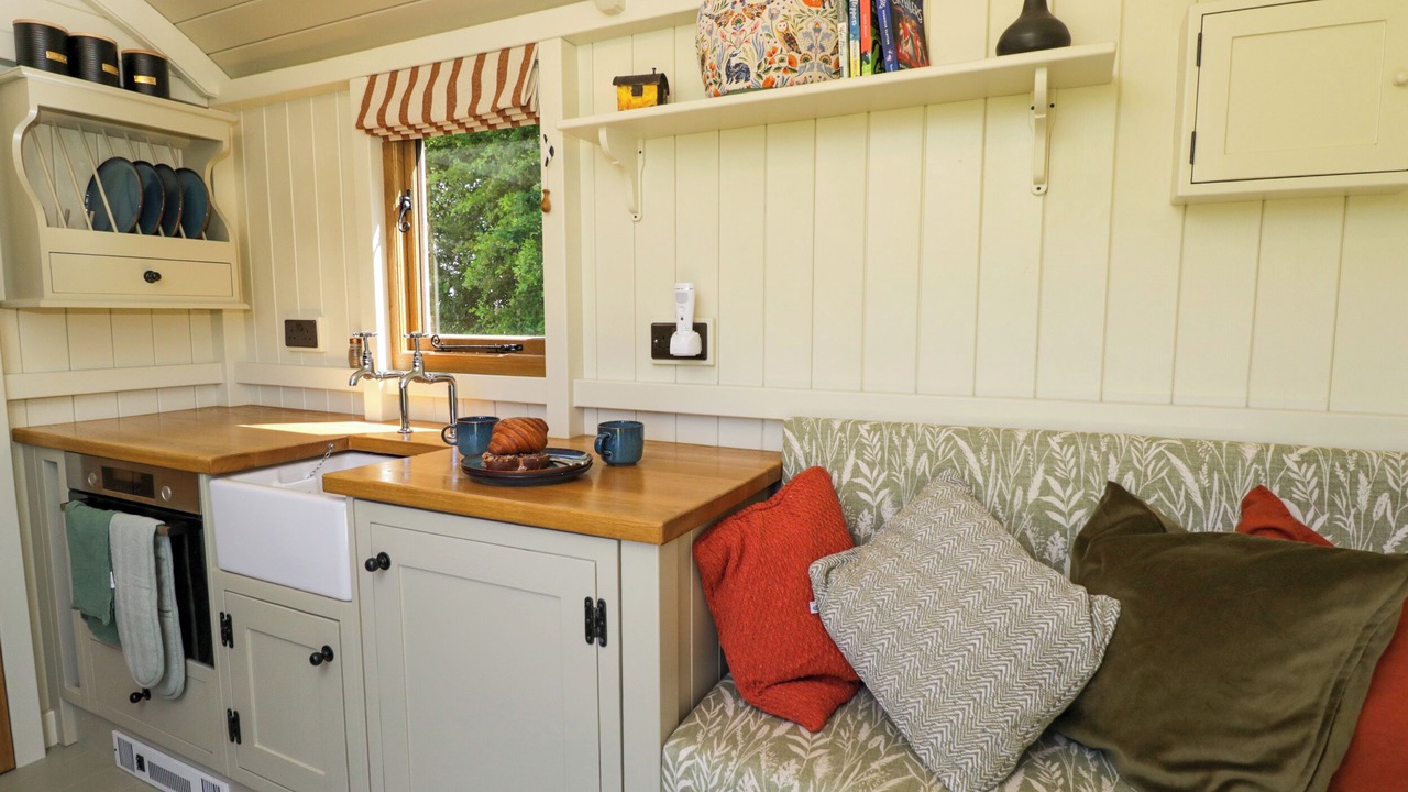 Photo of Others in South Leigh